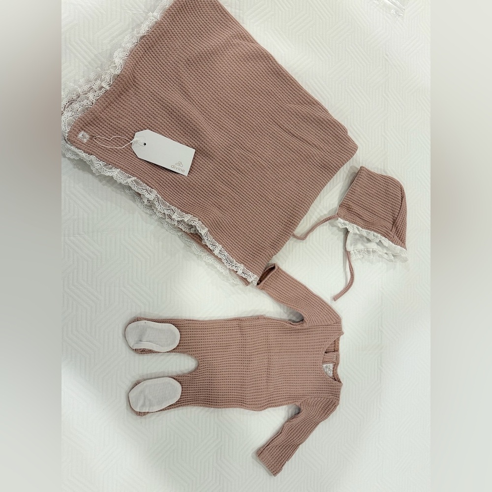 Super chic baby layette set